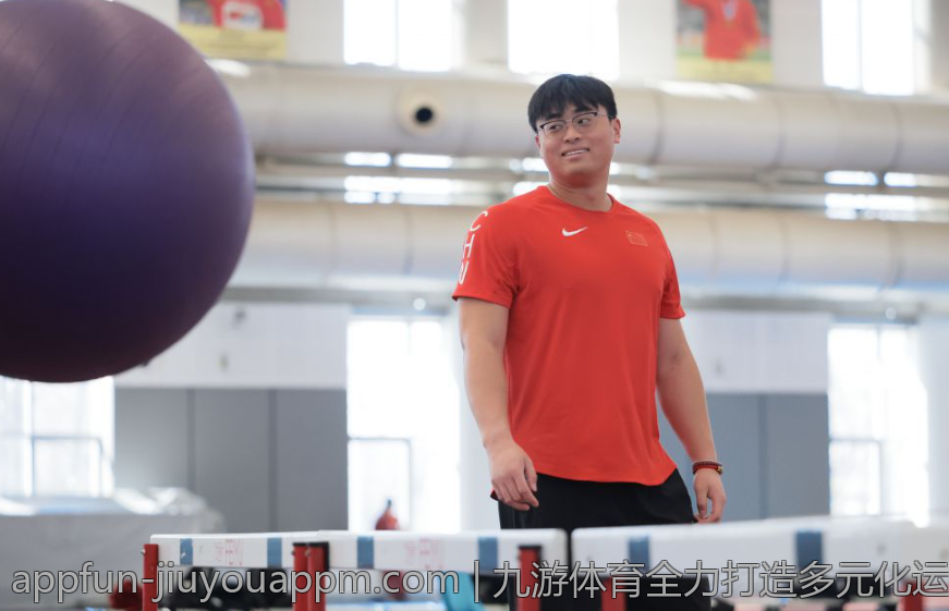 九游游戏中心全新设计优化您的游戏体验